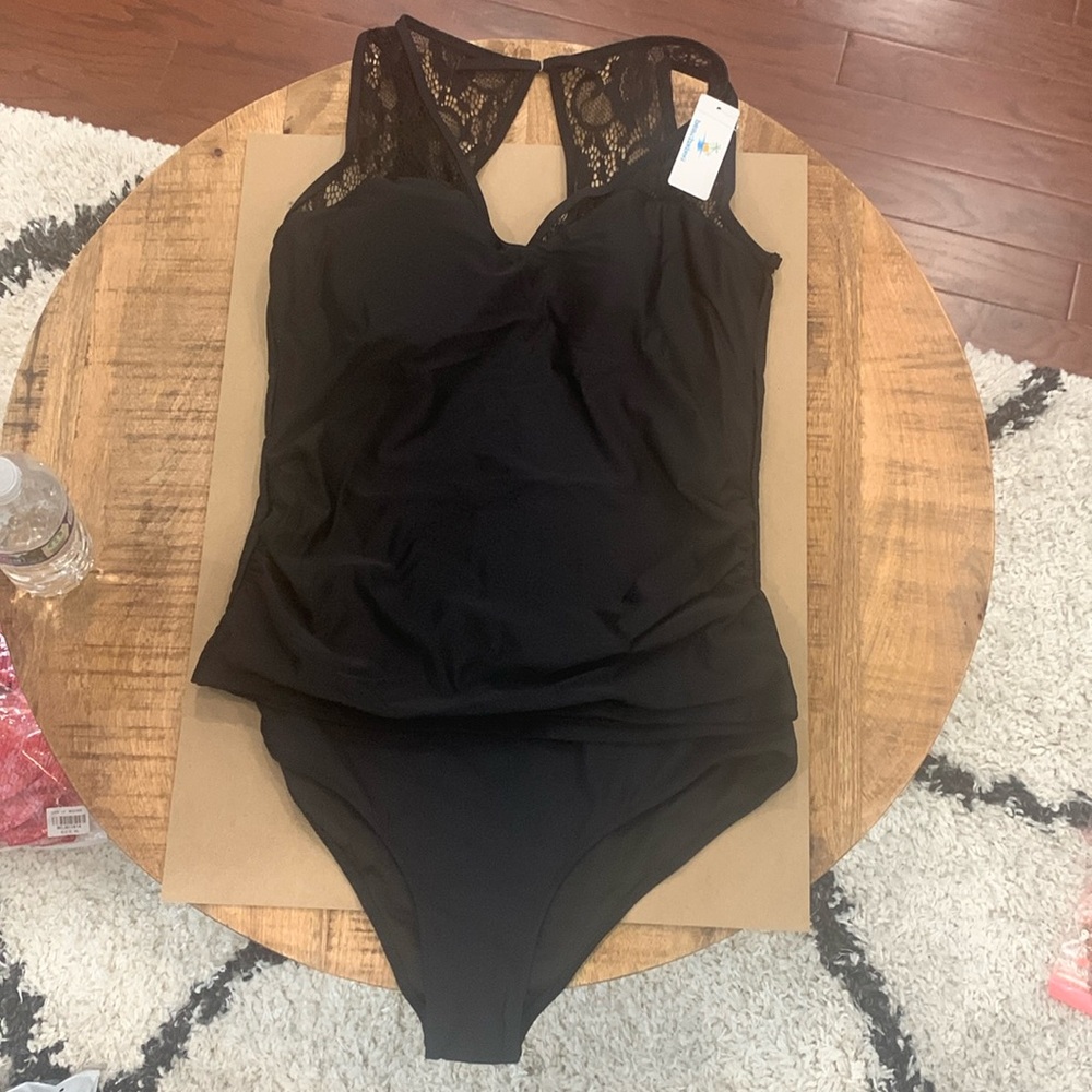 Beachsissi Lace V-Neck Tummy Control Tankini